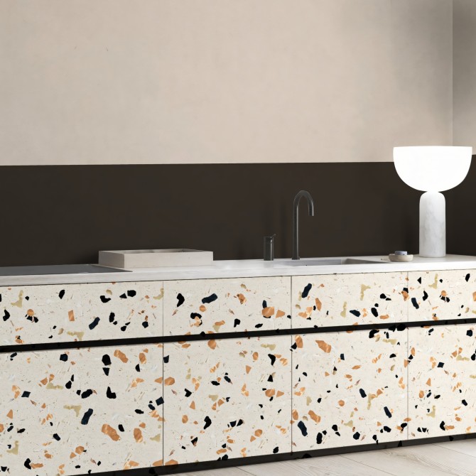 Terrazo cálido contrastado- vinilo lavable opaco laminado para cocinas copetes frentes puertas lokoloko