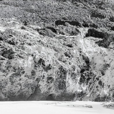 Póster fotográfico en papel ecológico texturizado. Punta de Cala Grande Parque Natural Cabo de Gata, blanco y negro. lokoloko