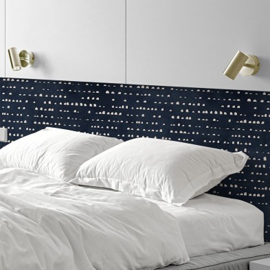 Serena Noche. Papel pintado ecológico autoadhesivo texturizado para pared de cabecero en dormitorio. Lokoloko