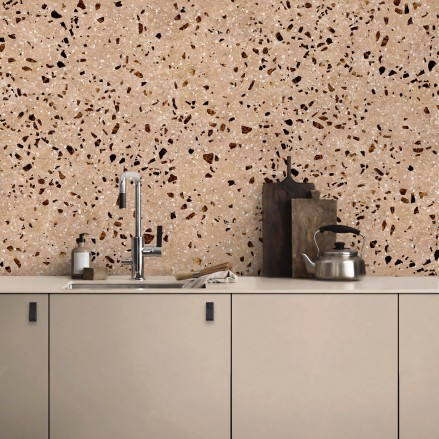 Terrazo Beneto - Vinilo Lokoloko lavable, autoadhesivo para paredes, azulejos, copetes y frentes cocinas en tonos tierras.