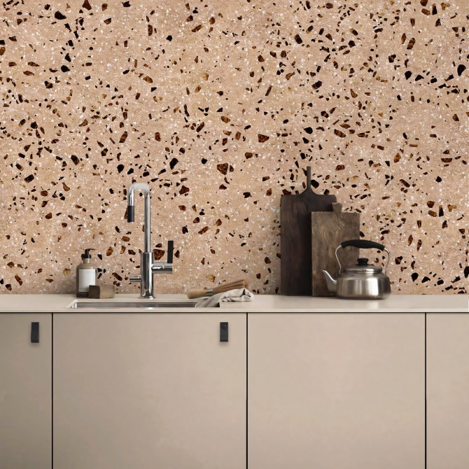Terrazo Beneto - Vinilo Lokoloko lavable, autoadhesivo para paredes, azulejos, copetes y frentes cocinas en tonos tierras.