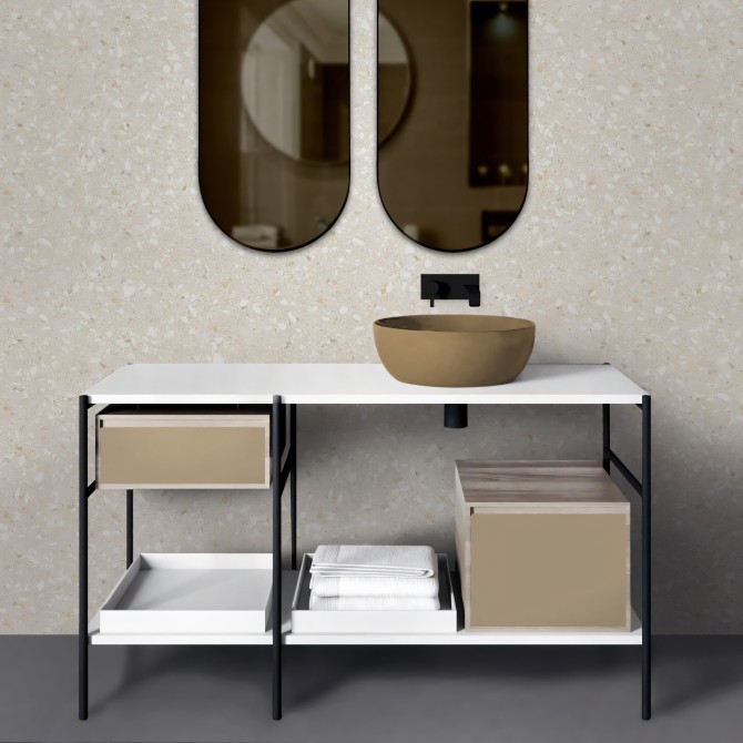Terrazo Mauro. Vinilo lavable y autoadhesivo para decorar paredes de baño o aseos, en tonos tierra. Diseño Loko Loko.