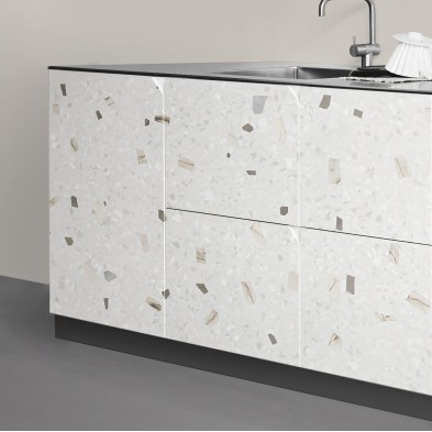 Terrazo Fenice - Vinilo Lokoloko lavable, autoadhesivo, para muebles de cocina en tonos tierra y suaves grises.