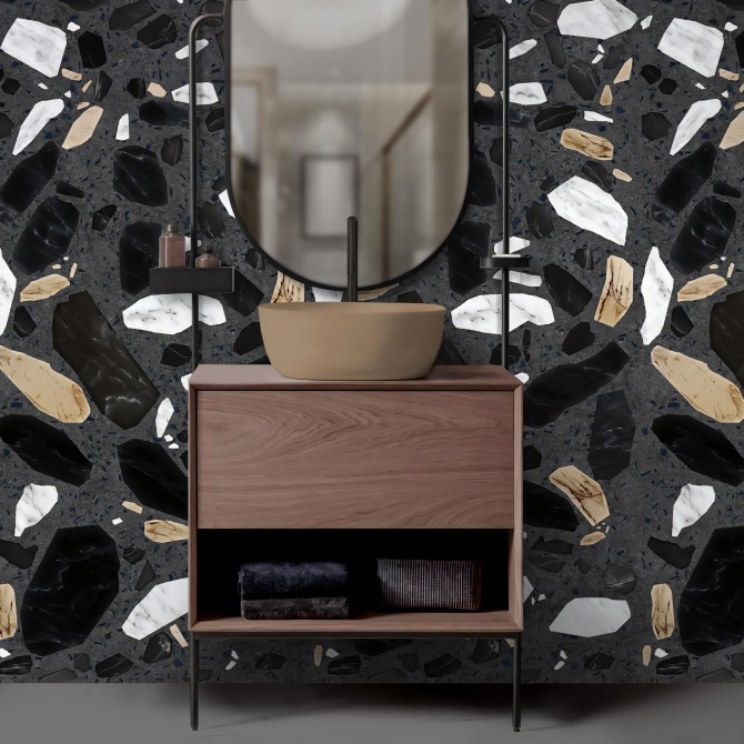 Terrazo Correr. Vinilo lavable para paredes y azulejos de baño. Gris oscuro con piedras negras, blancas y tierra. Lokoloko