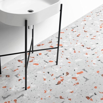 Terrazo naranja y grises. Vinilo lavable autoadhesivo para suelos de baños, aseos con azulejos, baldosas o marmol. Lokoloko