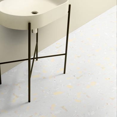 Terrazo Amarillo Claro. Vinilo lavable autoadhesivo para suelos de baños, aseos con azulejos, baldosas o marmol. Lokoloko