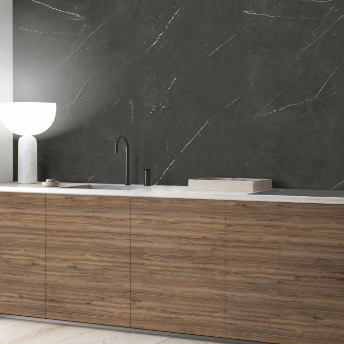 Mármol Nero - Diseño Lokoloko gris con vetas blancas, lavable, opaco y autoadhesivo, para paredes y azulejos de  cocina.