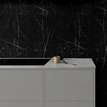 Mármol Moka. Vinilo lavable autoadhesivo para muebles y paredes, detalle. Lokoloko