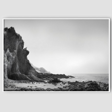 Photographic poster on textured eco-friendly wallpaper. Cala del Barranco. Black and white. Lokoloko