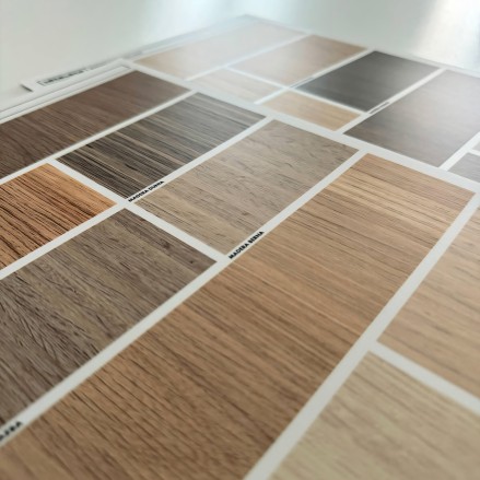 Muestrario en vinilo lavable exteriores mate para muebles y paredes. Diseños de maderas. Lokoloko