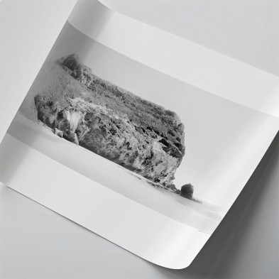 Póster fotográfico en papel ecológico texturizado. Punta de Cala Grande Parque Natural Cabo de Gata, blanco y negro. lokoloko