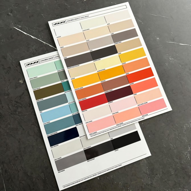Muestrario Colores lisos de vinilo brillo, tintas ecologicas, resistente al agua, opacos para forrar muebles y paredes. Lokoloko
