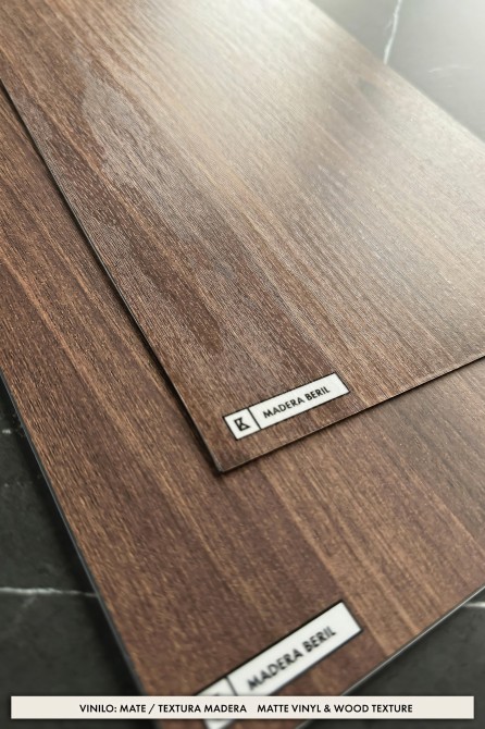 Vinilo Madera Beril Nogal Americano para forrar muebles de cocina y baños, resistente al agua, opaco. Textura madera. Lokoloko