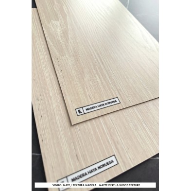 Vinilo Madera Haya noruega para forrar muebles de cocina y baños, resistente al agua, opaco. Textura madera. Lokoloko