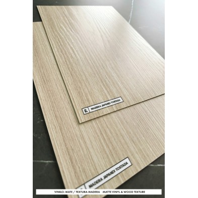 Vinilo Madera  japandi tostada para forrar muebles de cocina y baños, resistente al agua, opaco. Textura madera. Lokoloko