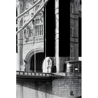Detalle del poster tipográfico del Tower Bridge con letras superpuestas en negro.